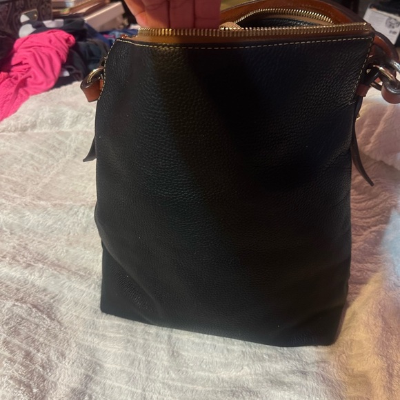 Very nice Dooney & Bourke handbag was only used once for a couple of hours - Picture 6 of 6